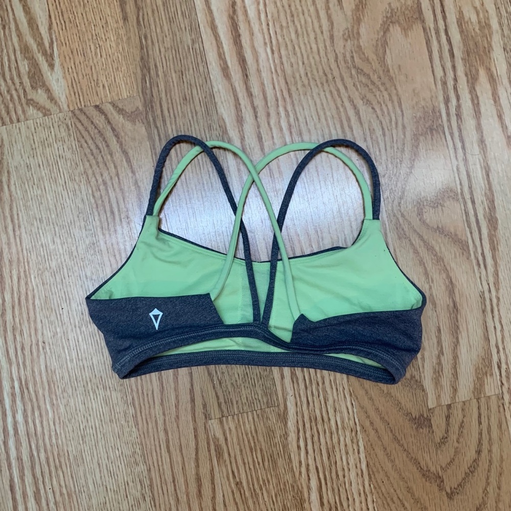 Ivivva Girls 8 Sports Bra Cross Back